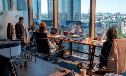 國(guó)際化學(xué)校的‘內(nèi)卷’迷思 快樂(lè)教育是否只是烏托邦？